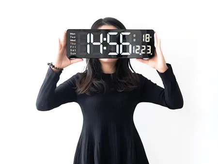 Zegar alarm elektroniczny cyfrowy led wiszący data temperatura budzik dni
