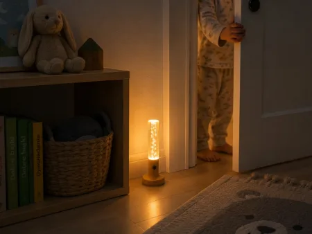 Lampka nocna LED z czujnikiem ruchu ścienna USB-C ciepła barwa Verk model 12430