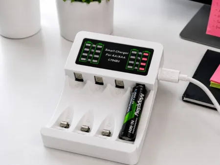 Ładowarka do akumulatorków aa aaa led + 4 akumulatorki aa kabel usb-c